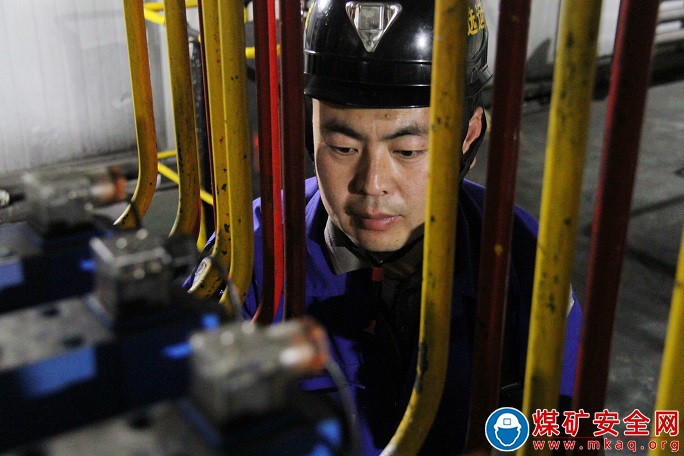 陜西中能煤田有限公司：吳班長的“裝車經”