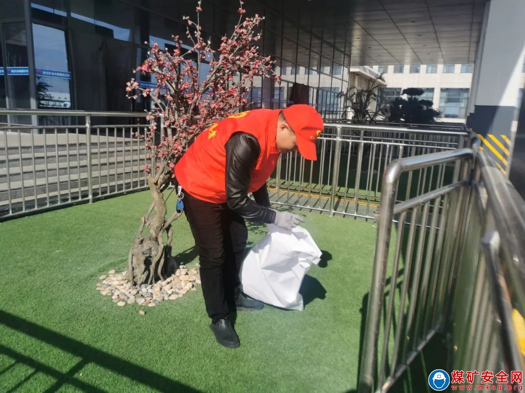 中能袁大灘礦業輔助運輸隊黨支部：弘揚雷鋒精神，爭當有志青年