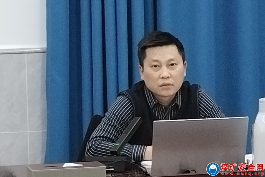 魯班山北礦學習貫徹古敘煤田公司“一通三防”相關文件精神